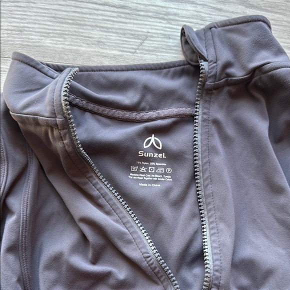 Gray Jacket Fitted Performance Style - Picture 2 of 3